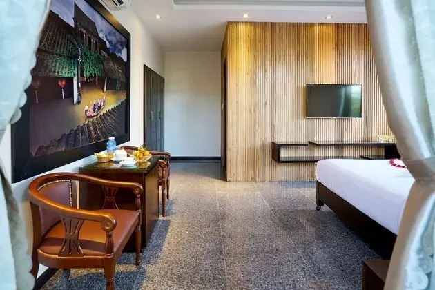 Luxury Süit, Havuz Manzaralı