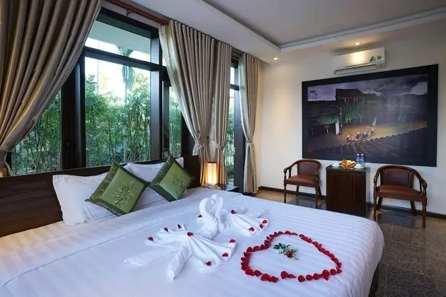 Luxury Süit, Havuz Manzaralı