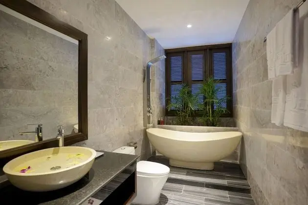 Luxury Süit, Havuz Manzaralı