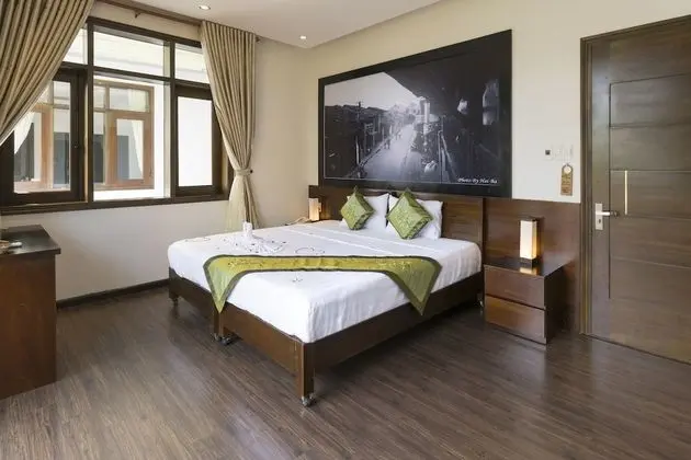 Superior Tek Büyük Yataklı Oda, Balkon, Bahçe Manzaralı