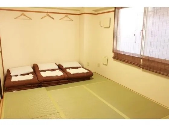 Traditional Oda (3 People with Bathroom Sink)