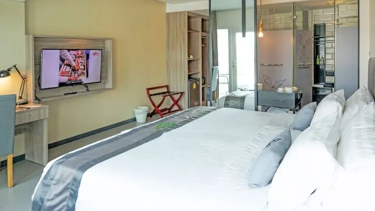 Superior Tek Büyük Yataklı Oda, 1 Çift Kişilik Yatak, Balkon, Şehir Manzaralı
