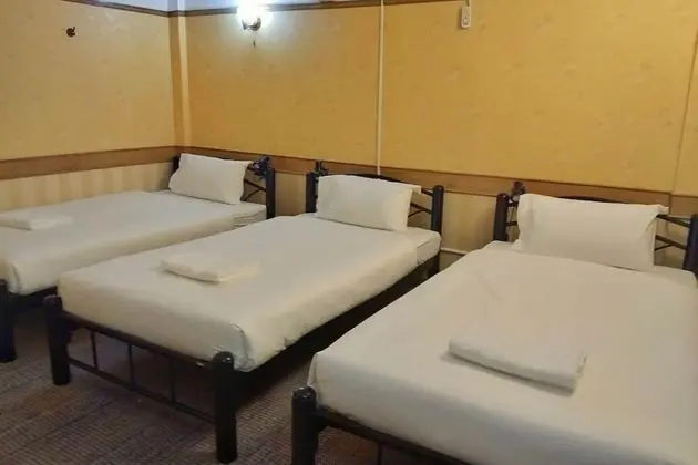 Üç Kişilik Oda