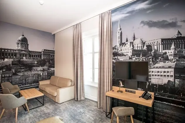 Grand Oda, 1 En Büyük (King) Boy Yatak