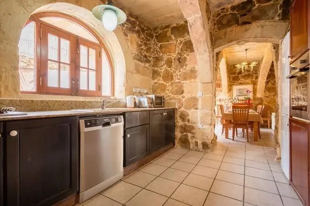 Traditional Ev, Birden Çok Yatak, Sigara İçilmez