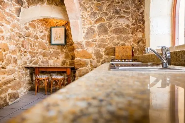 Traditional Ev, Birden Çok Yatak, Sigara İçilmez