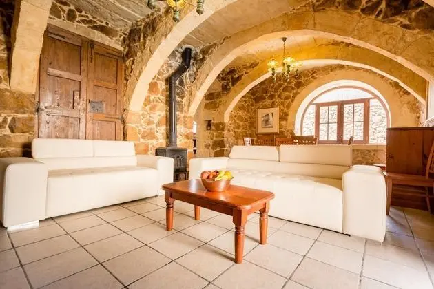 Traditional Ev, Birden Çok Yatak, Sigara İçilmez