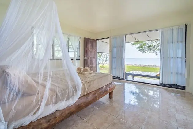 Seaview Air-Con Bugalow
