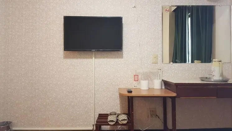 Üç Kişilik Oda, Şehir Manzaralı
