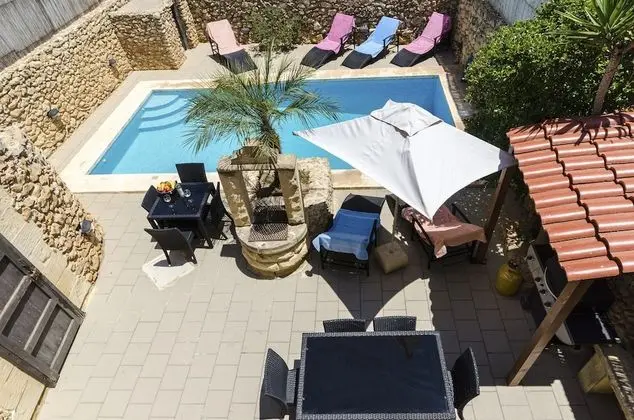 Traditional Ev, 3 Yatak Odası, Havuz Manzaralı
