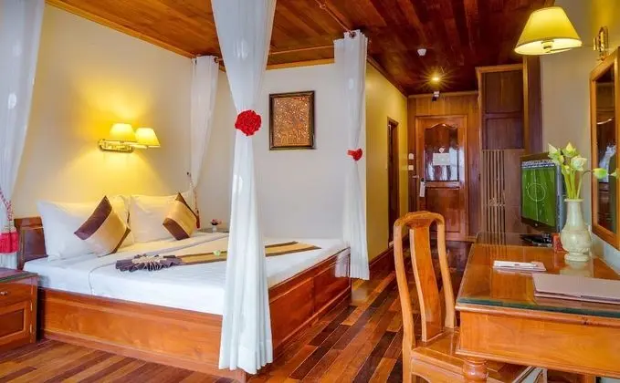 Deluxe Tek Büyük Yataklı Oda
