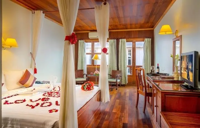 Deluxe Tek Büyük Yataklı Oda