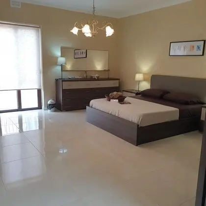 Family Oda, Ortak Banyo, Şehir Manzaralı