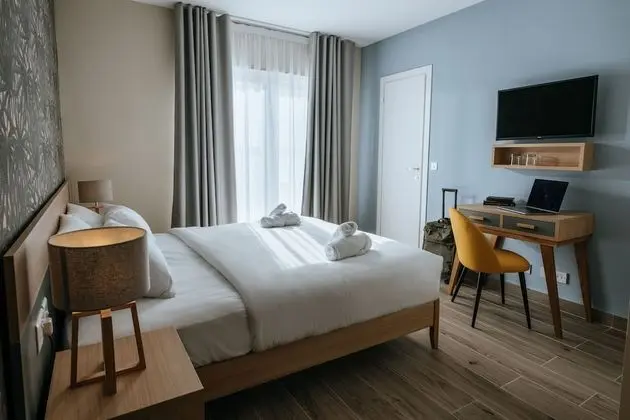 Tek Büyük Yataklı Oda, Balkon