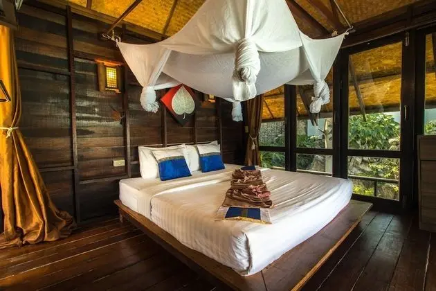 Good sea view bungalow