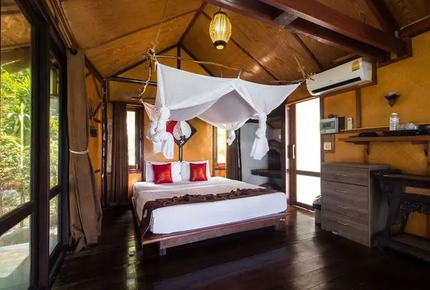 Good sea view bungalow