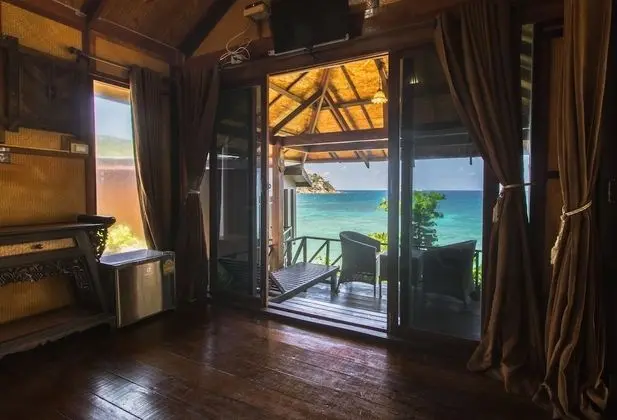 Good sea view bungalow