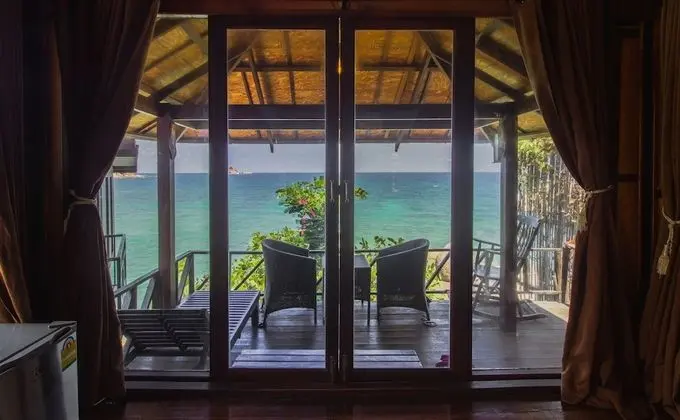 Good sea view bungalow