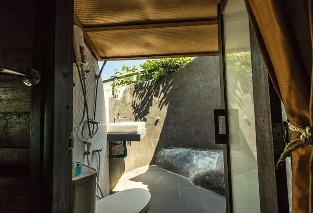 Good sea view bungalow