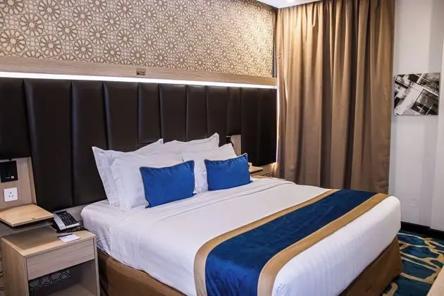 Luxury Tek Büyük Yataklı Oda