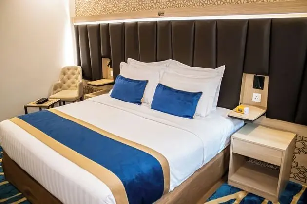 Luxury Tek Büyük Yataklı Oda