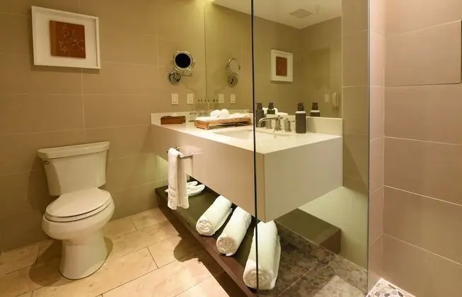 Orchid Room King Bed