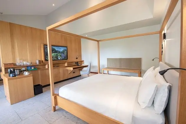 Tabacon Suite King  Bed