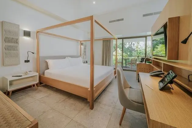 Tabacon Suite King  Bed