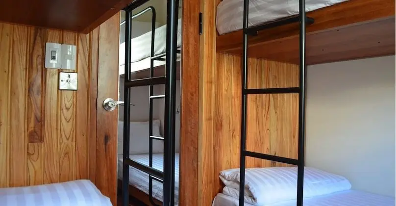 Ortak Ranzalı Oda, Sadece kadınlar için (Bed in 4-bed)