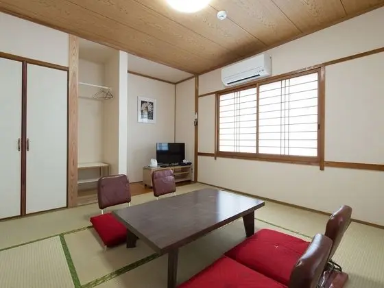 Oda, Sigara İçilmez, Ortak Banyo (Japanese Style Room for 4 People)