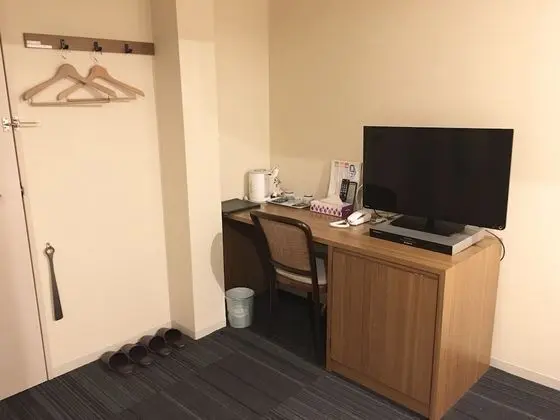 İki Ayrı Yataklı Oda, Sigara İçilmez