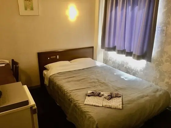 Tek Büyük Yataklı Oda, Sigara İçilebilir
