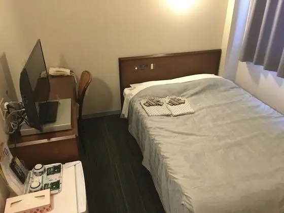 Tek Büyük Yataklı Oda, Sigara İçilebilir