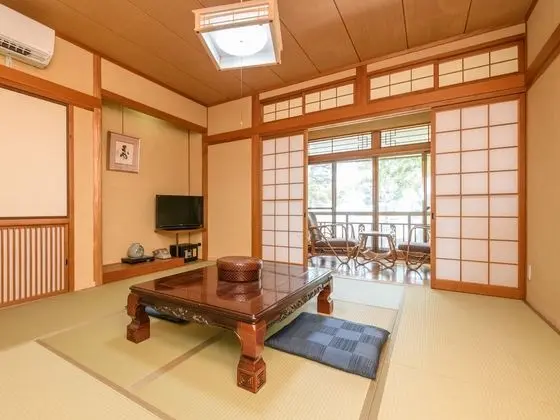 Traditional Dört Kişilik Oda, Ortak Banyo (Japanese Style)