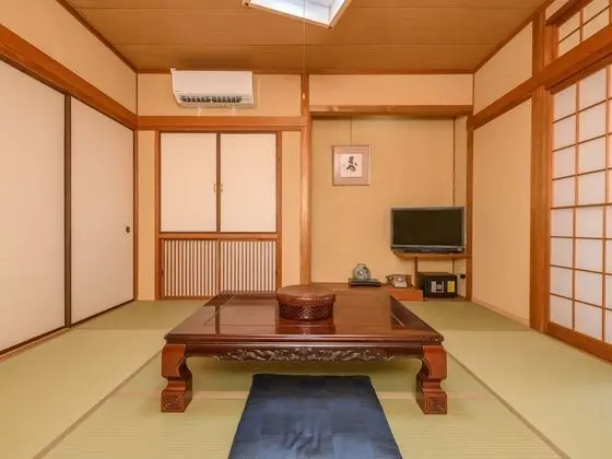 Traditional Dört Kişilik Oda, Ortak Banyo (Japanese Style)
