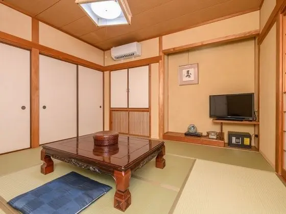 Traditional Dört Kişilik Oda, Ortak Banyo (Japanese Style)