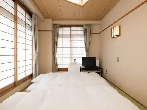 Traditional Üç Kişilik Oda, Sigara İçilebilir (Japanese Style)