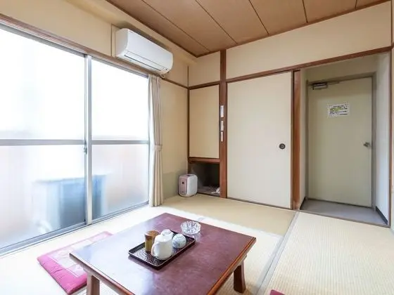 Üç Kişilik Oda, Sigara İçilebilir, Ortak Banyo (Japanese)