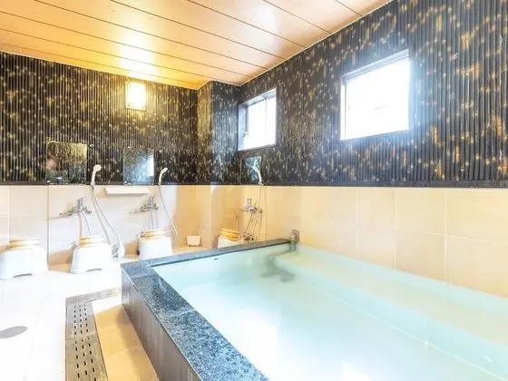 Üç Kişilik Oda, Sigara İçilebilir, Ortak Banyo (Japanese)