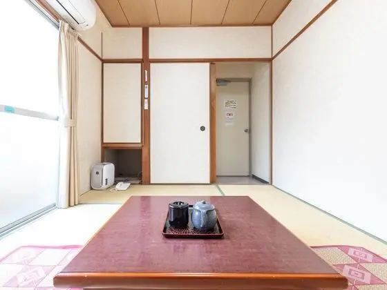 Üç Kişilik Oda, Sigara İçilmez, Ortak Banyo (Japanese)