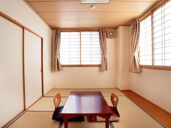 Traditional İki Ayrı Yataklı Oda, Sigara İçilebilir, Ortak Banyo (Japanese Style, Up to 2 Guests)