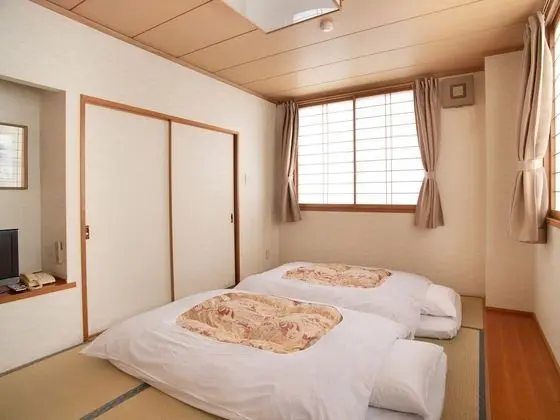 Traditional İki Ayrı Yataklı Oda, Sigara İçilebilir, Ortak Banyo (Japanese Style, Up to 2 Guests)