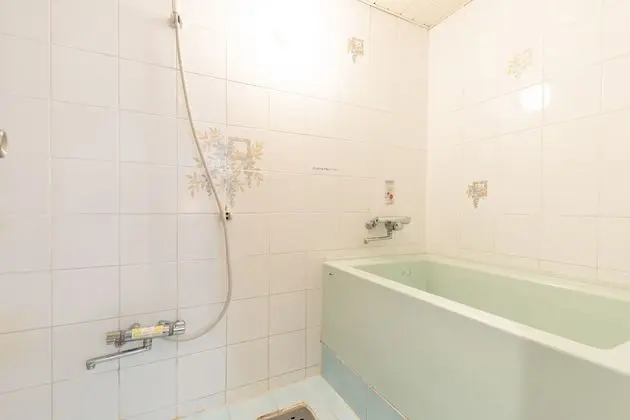 Tek Büyük Yataklı Oda, Sigara İçilebilir