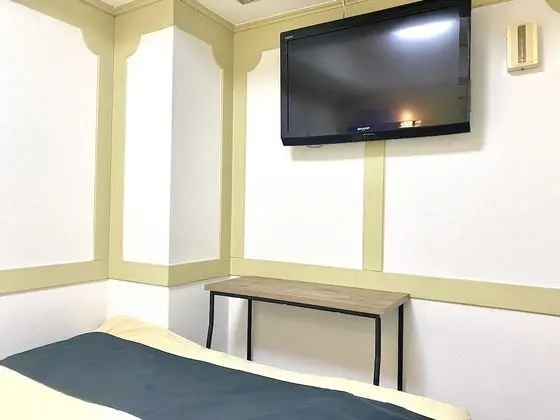 Tek Büyük Yataklı Oda, Sigara İçilebilir
