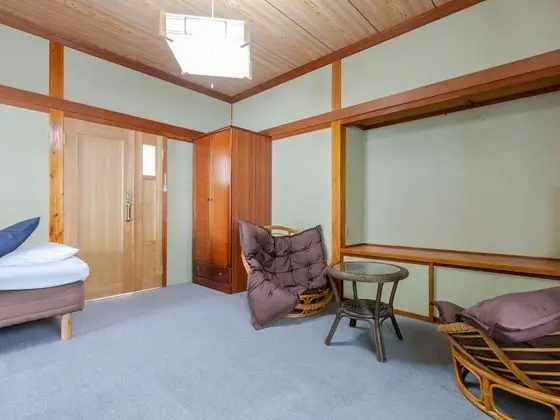 Dört Kişilik Oda, Sigara İçilmez, Ortak Banyo