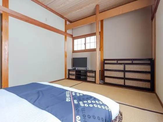 Dört Kişilik Oda, Sigara İçilmez, Ortak Banyo