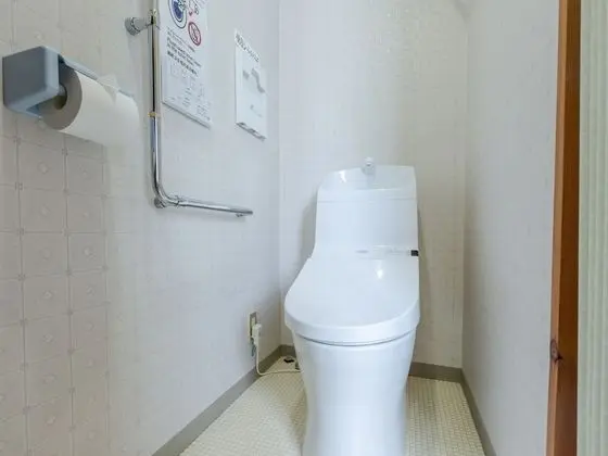 Dört Kişilik Oda, Sigara İçilmez, Ortak Banyo