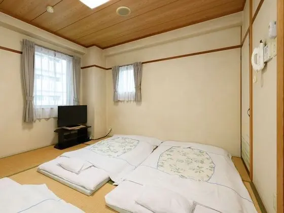 Traditional Üç Kişilik Oda, Sigara İçilmez (Japanese Style with Shared Washroom)