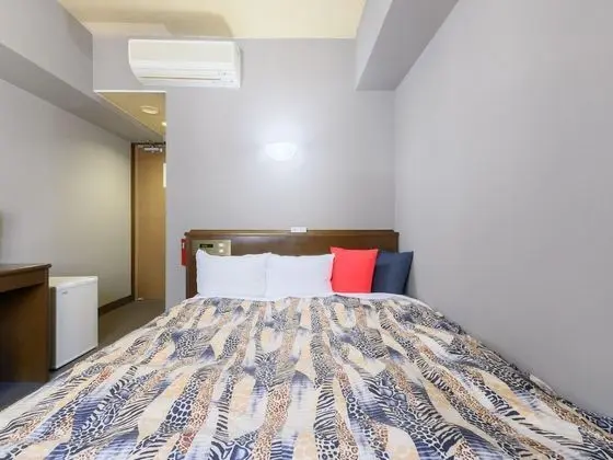 Tek Büyük Yataklı Oda, Sigara İçilebilir