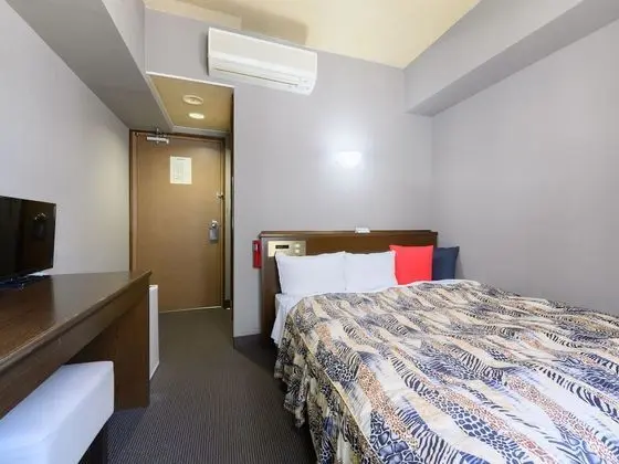 Tek Büyük Yataklı Oda, Sigara İçilebilir